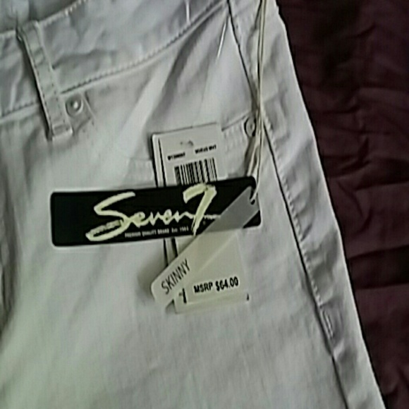 Jean - Picture 2 of 4